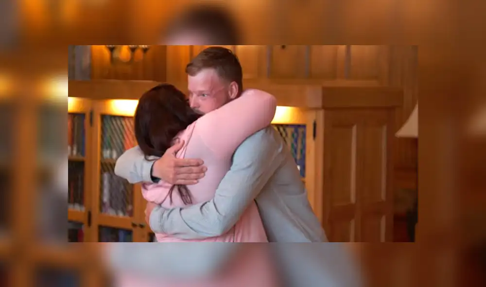 En YouTube, el emotivo encuentro entre viuda y hombre que ahora tiene el rostro de su esposo [VIDEO]