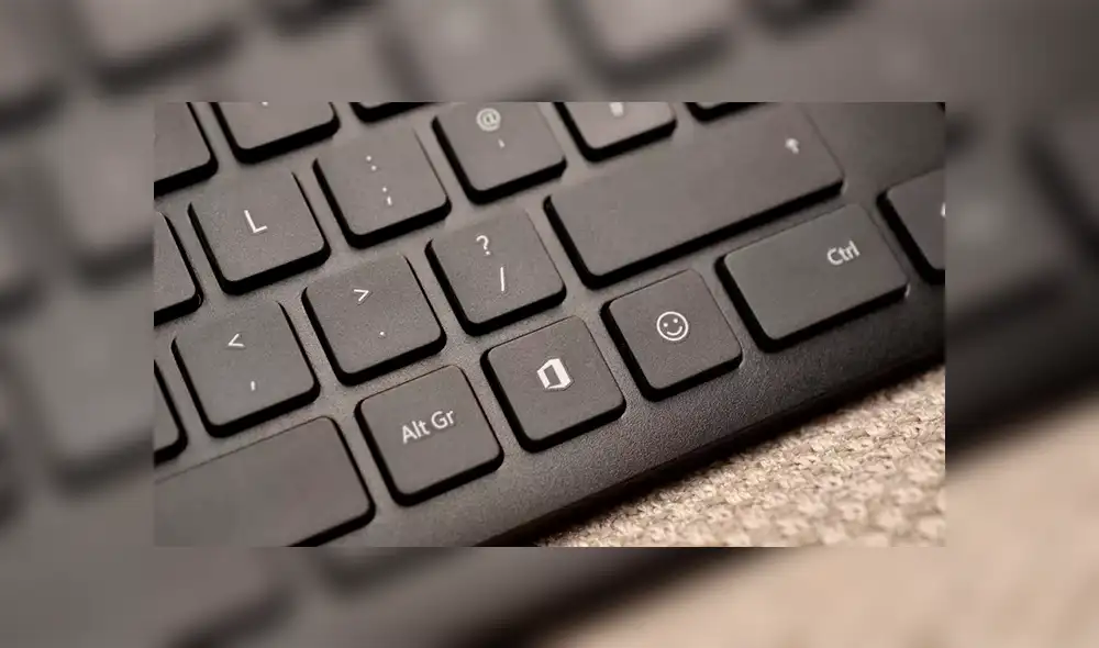 Los nuevos teclados de Microsoft incluyen una tecla para emojis.