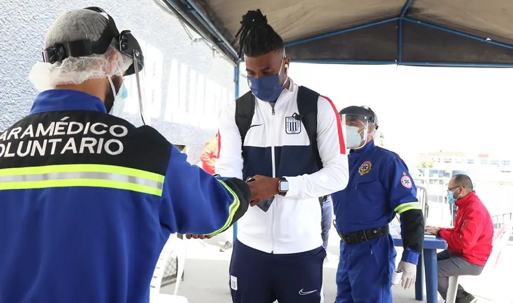 Alianza Lima vs. Deportivo Municipal: futbolistas cumplieron protocolo sanitario antes del ingreso al estadio. Foto: @LigaFutProf Alianza Lima vs. Deportivo Municipal: futbolistas cumplieron protocolo sanitario antes del ingreso al estadio. Foto: @LigaFutProf
