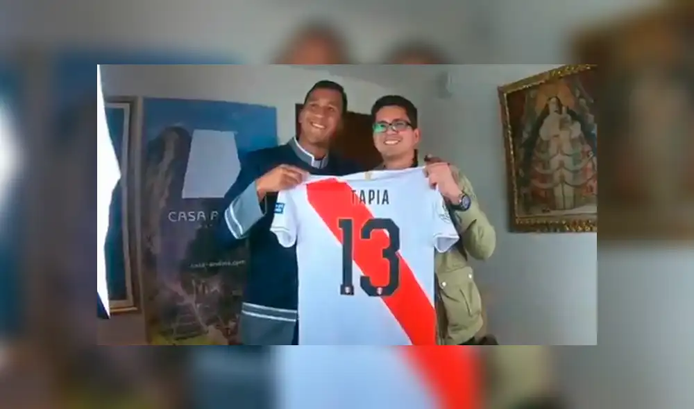 Renato Tapia hizo un gran regalo sorpresa a algunos seguidores de la selección peruana. Renato Tapia hizo un gran regalo sorpresa a algunos seguidores de la selección peruana.