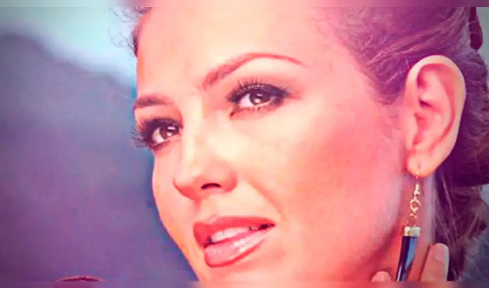 Thalía señala en divertido video que tiene un mes usando el mismo pantalón