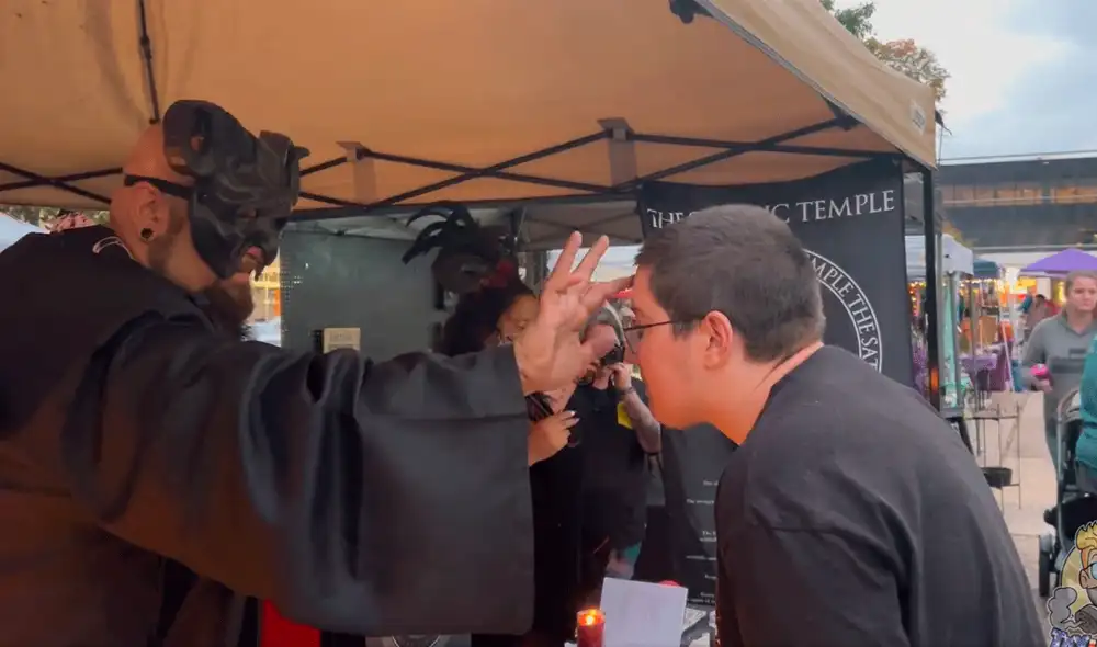 El Templo Satánico realiza ‘desbautismos’ en Estados Unidos. Foto: Twitter/@TaylerUSA El Templo Satánico realiza ‘desbautismos’ en Estados Unidos. Foto: Twitter/@TaylerUSA