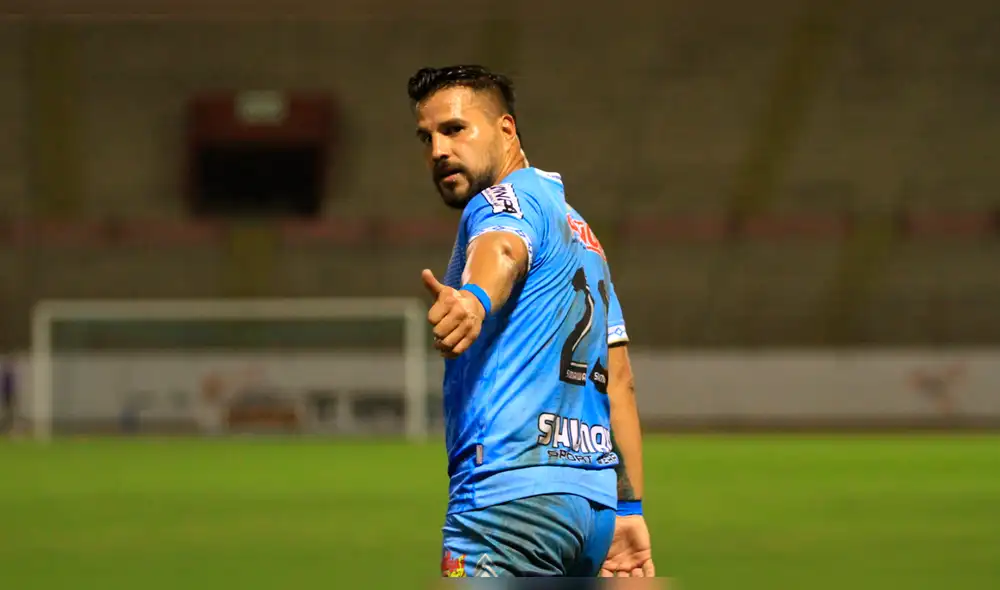 Hijo de Juan Pablo Vergara visitó el Monumental y se puso la camiseta de Universitario. Hijo de Juan Pablo Vergara visitó el Monumental y se puso la camiseta de Universitario.