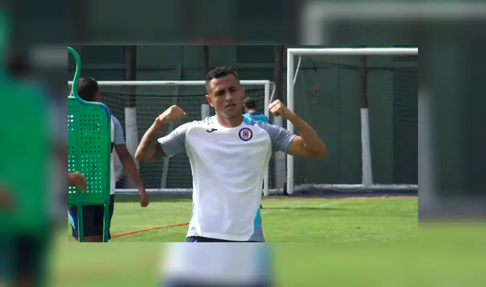 Yoshimar Yotún fue blanco de una singular broma por parte de su equipo Cruz Azul. Yoshimar Yotún fue blanco de una singular broma por parte de su equipo Cruz Azul.