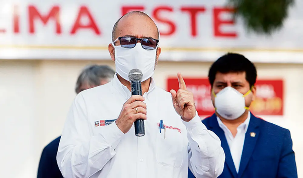 El ministro. Víctor Zamora con una mascarilla de mejor calidad que la que permiten sus estándares. Informe sin fecha ni referencias serias.