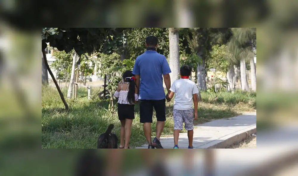 Salida de los menores de edad. Créditos: Carlos Contreras / La República.