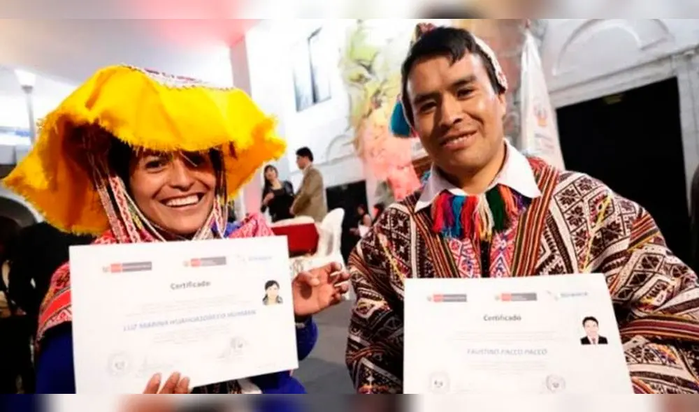 La mayoría de ellos trabajan en los sectores de salud y educación. La mayoría de ellos trabajan en los sectores de salud y educación.