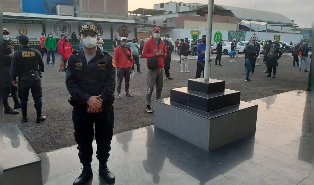 70 de los extranjeros están de manera irregular, porque ya vencieron sus permisos. 70 de los extranjeros están de manera irregular, porque ya vencieron sus permisos.