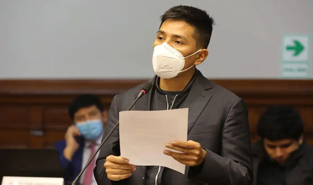 Los parlamentarios que lo visitaron fueron Jim Mamani Barriga, Rubén Ramos Zapana, Javier Mendoza Marquina, José Vega, e Isabel Bartolo Romero. Foto: Congreso Los parlamentarios que lo visitaron fueron Jim Mamani Barriga, Rubén Ramos Zapana, Javier Mendoza Marquina, José Vega, e Isabel Bartolo Romero. Foto: Congreso