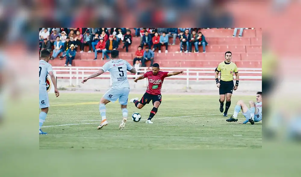 Medular. Sánchez debe ser titular en lugar de Hinostroza para hacer buen fútbol. Medular. Sánchez debe ser titular en lugar de Hinostroza para hacer buen fútbol.