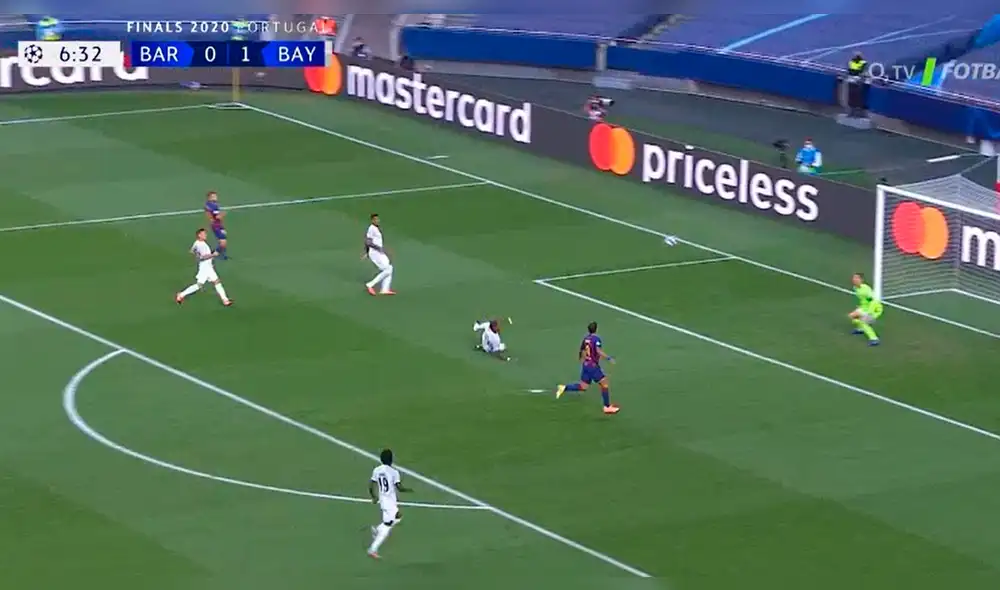 Autogol de David Alaba en el Barcelona vs. Bayern Múnich. Captura O2 Fotbal Autogol de David Alaba en el Barcelona vs. Bayern Múnich. Captura O2 Fotbal