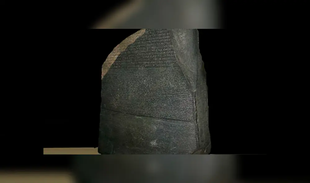 Piedra Rosetta descubierta un 15 de julio de 1799. Foto: Museo Británico de Londres.