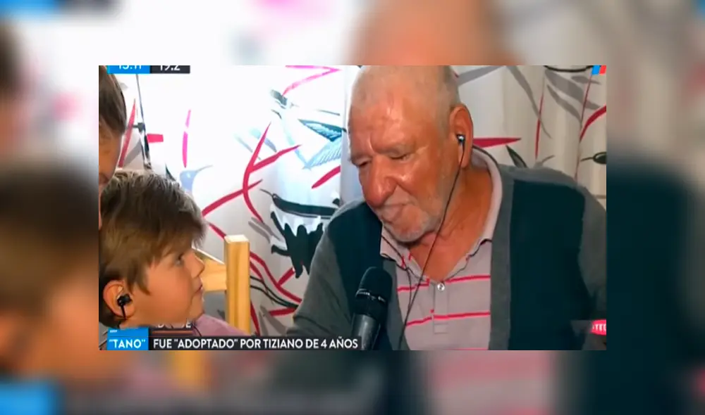 Desliza hacia la izquierda para conocer al niño que adoptó a un anciano indigente, escena viral de YouTube. Desliza hacia la izquierda para conocer al niño que adoptó a un anciano indigente, escena viral de YouTube.