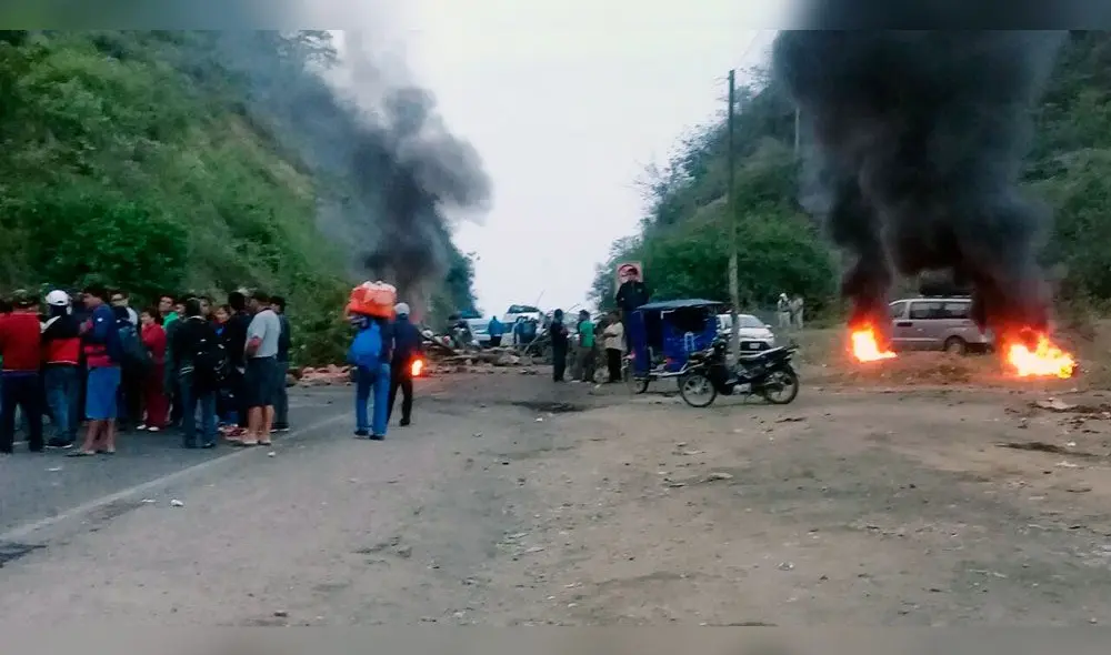 Bloquean carretera a Olmos por más de 6 horas [FOTOS]