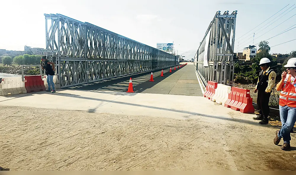 Puente provisional. Permite acceso al sur del país. Puente provisional. Permite acceso al sur del país.