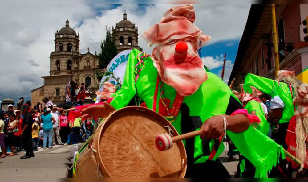 Carnaval de Cajamarca deja calles pintadas.