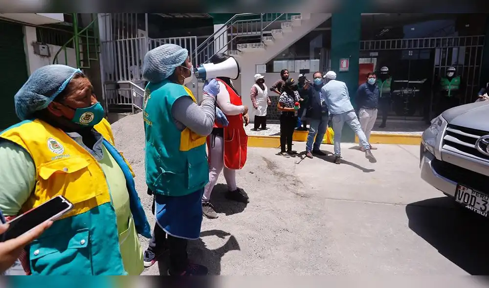 Comerciantes señalan que no dieron permiso para que se realice tal reunión.