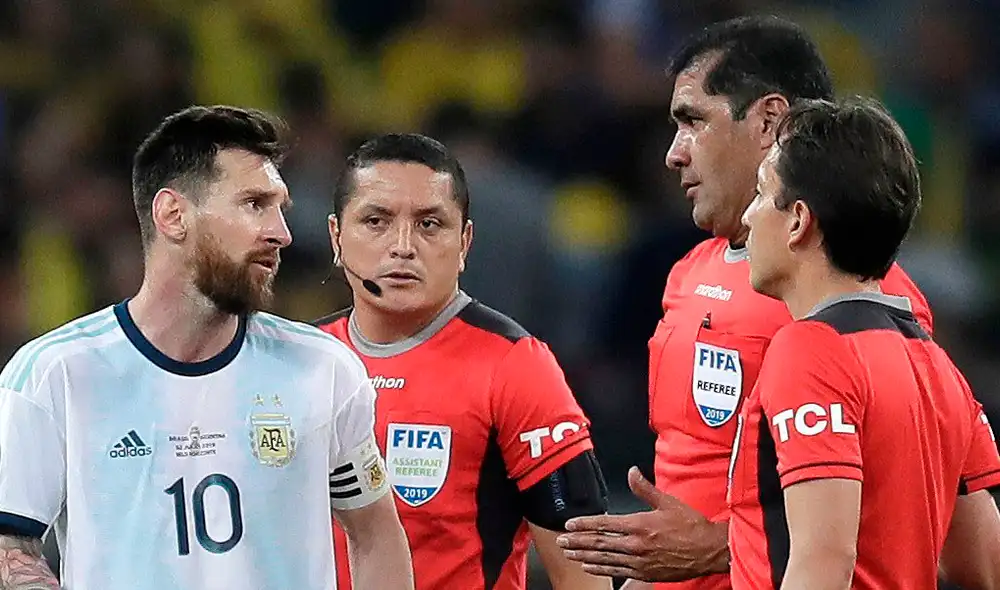 Periodista argentino criticó al árbitro del Argentina vs. Brasil: “Fue vergonzoso" [VIDEO]