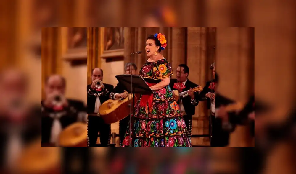 Cuestionan a Laura Zapata, hermana de Thalía, por desnudo en Instagram