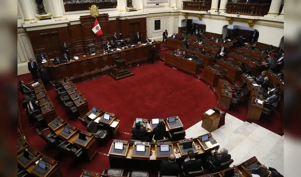 Congreso. El Pleno dejó pendiente el dictamen que prohíbe postular a condenados. Faltan 13 días para el fin de la legislatura.