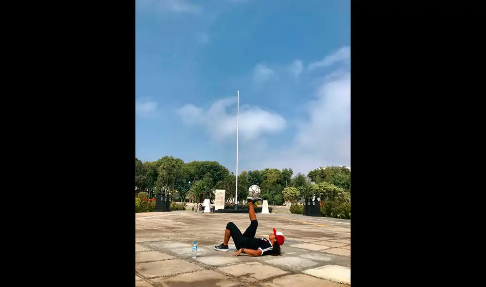 Mishell Loli: de practicar freestyle fútbol en los semáforos a representar al Perú en el torneo más importante. Foto: @moonchildvisual Mishell Loli: de practicar freestyle fútbol en los semáforos a representar al Perú en el torneo más importante. Foto: @moonchildvisual