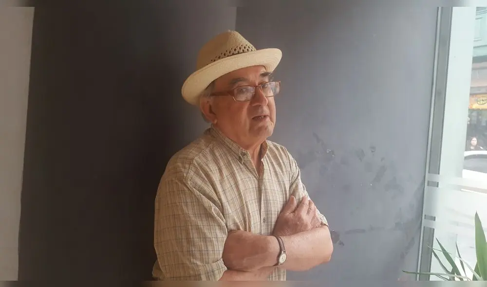 Maynor Freyre presenta la novela Desmemorias de un pelagatos Maynor Freyre presenta la novela Desmemorias de un pelagatos