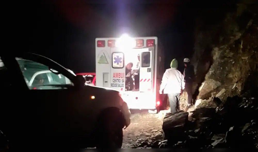 Deslizamiento ocasionó accidente de tránsito. Deslizamiento ocasionó accidente de tránsito.