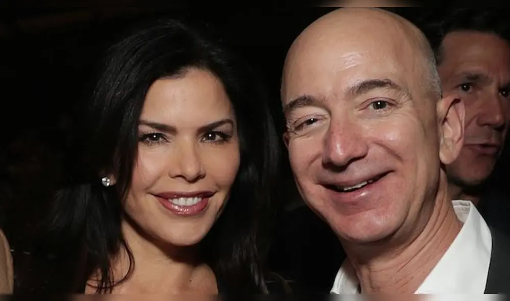 El empresario multimillonario fue descubierto manteniendo una relación clandestina con la presentadora de televisión Lauren Sánchez. El empresario multimillonario fue descubierto manteniendo una relación clandestina con la presentadora de televisión Lauren Sánchez.