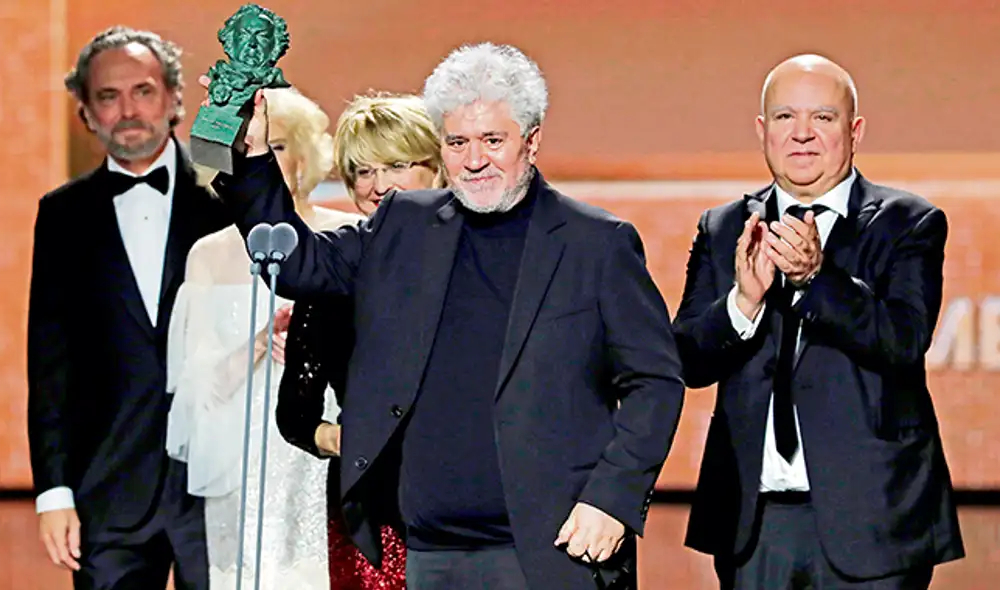 Almodóvar triunfa en los Goya
