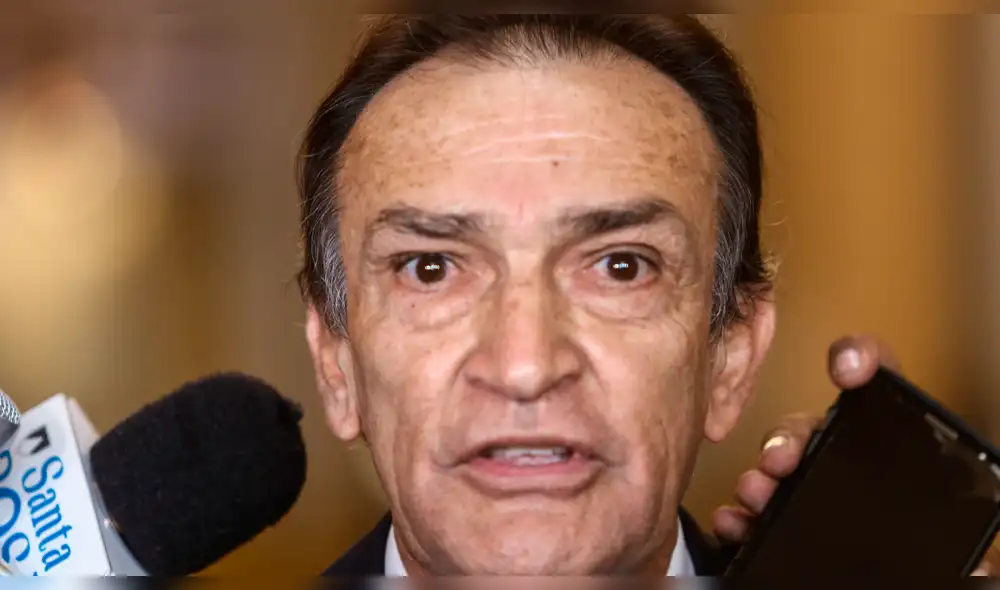 Fernando Armas reprende a Becerril tras justificarse por dormir en el Congreso [FOTOS]