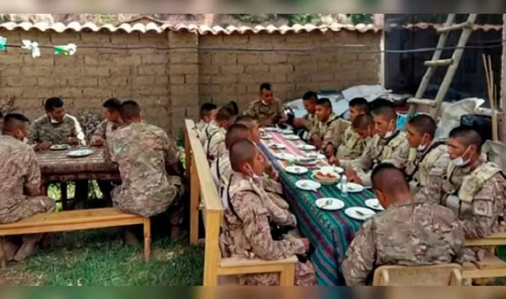 Familia comparte almuerzo con soldados y serenos durante toque de queda en Cusco. Familia comparte almuerzo con soldados y serenos durante toque de queda en Cusco.