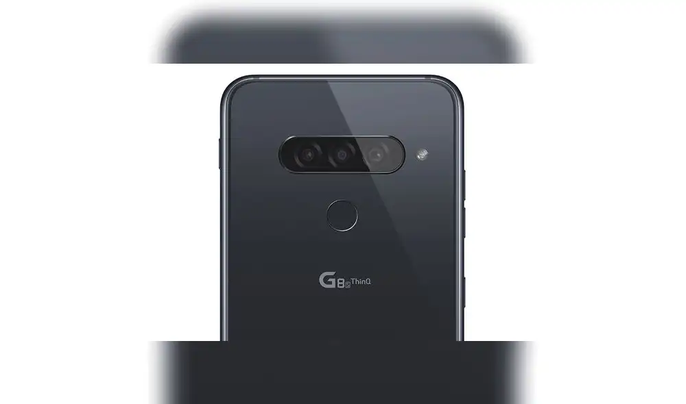 Su triple cámara posterior presenta un teleobjetivo de 12MP con un Zoom de 2X,  una cámara gran angular de 13 MP de 136° y una cámara estándar de 12 MP de 78°.