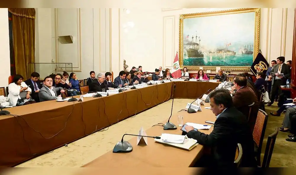 Constitución aprobó bicameralidad con 180 parlamentarios