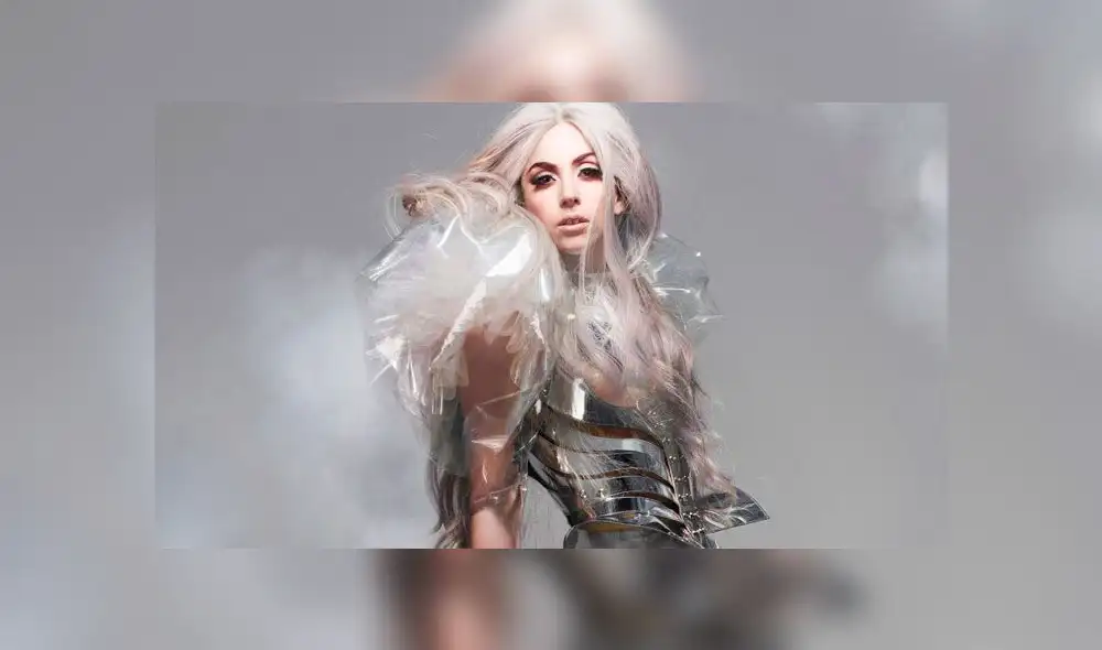 Ex de Lady Gaga le da 'Me Gusta' a la foto de Irina Shayk 