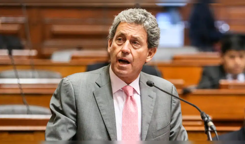 Ex ministro Thorne reafirma que no presionó al contralor por Chinchero Ex ministro Thorne reafirma que no presionó al contralor por Chinchero