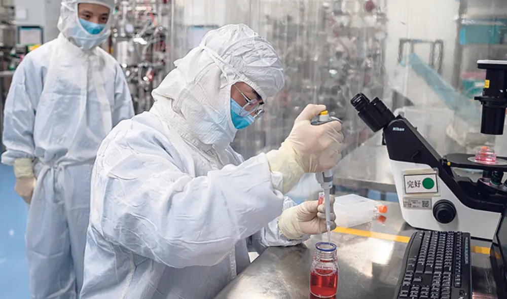 Nivel. Investigadores del Perú, en las ciencias de la salud y biotecnología, destacan por experiencia y preparación académica. (Foto: AFP)