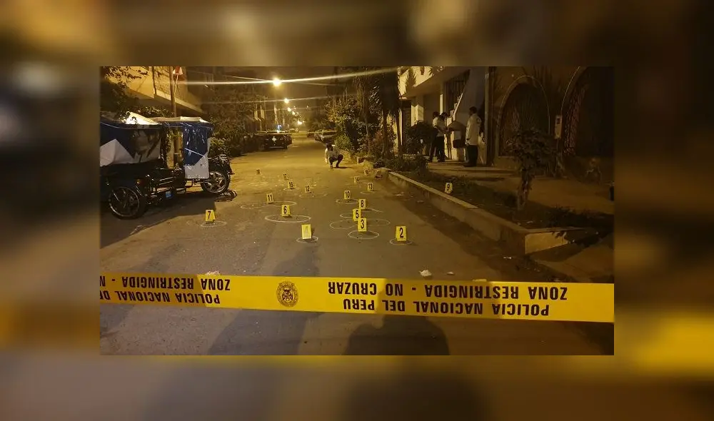 Los agentes encontraron cerca de 50 casquillos de balas en la escena del crimen.