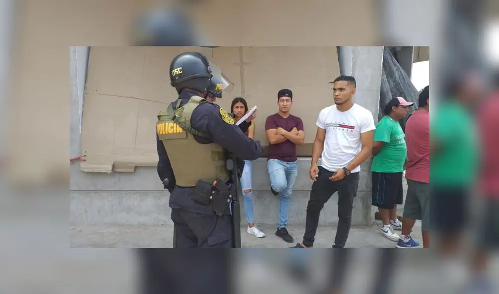 Policías y fiscalizadores solicitaron documentos y el PTP a ciudadanos venezolanos. (Foto: Municipalidad de Surco)