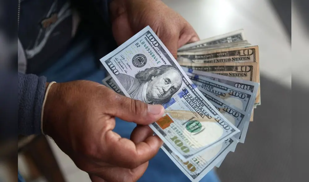 Precio del dólar inicia a la baja la primera jornada del 2023 y cotiza en S/ 3,8062