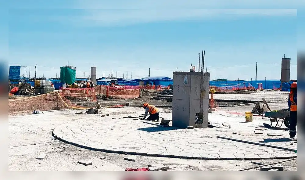 in situ. A fines de agosto La República comprobó que una cuadrilla de obreros trabaja en la plaza de Jardín del Colca. in situ. A fines de agosto La República comprobó que una cuadrilla de obreros trabaja en la plaza de Jardín del Colca.
