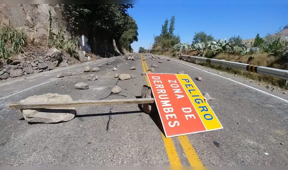 Bloquearon vía Binacional. Bloquearon vía Binacional.