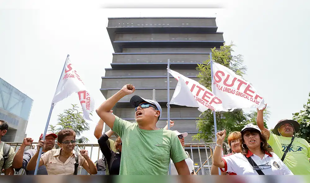 Maestros piden al Minedu discutir ya su pliego de reclamos