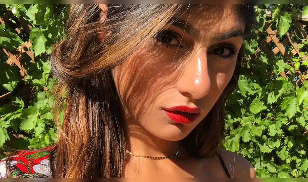 Mia Khalifa presume su atlética figura con atrevido video