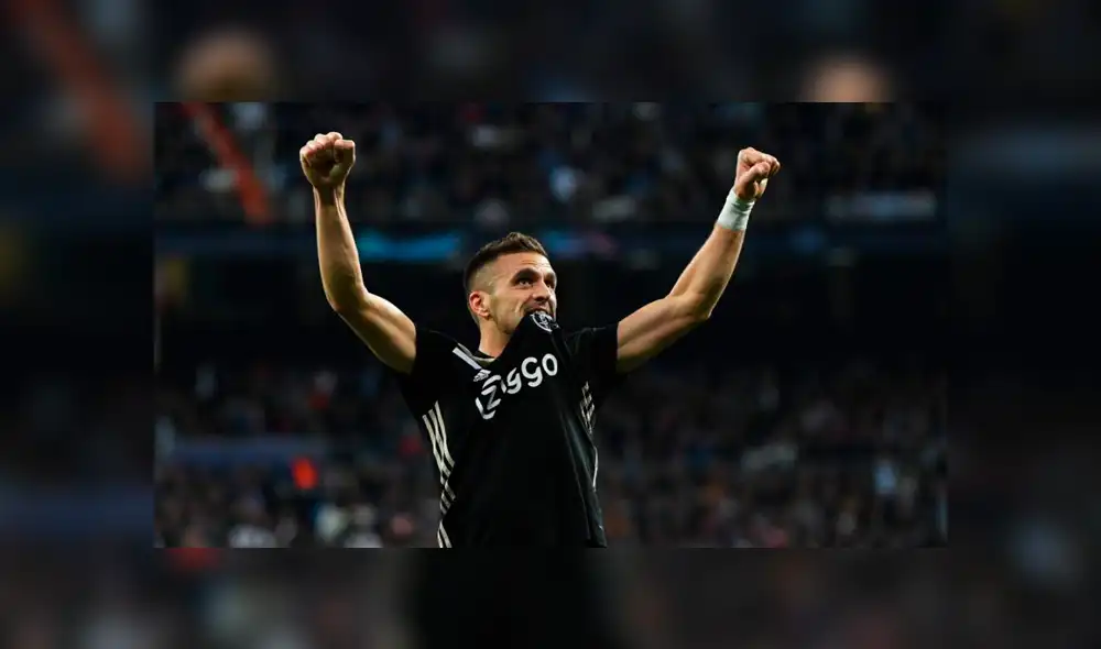 El delantero serbio actualmente milita en el Ajax de Holanda.