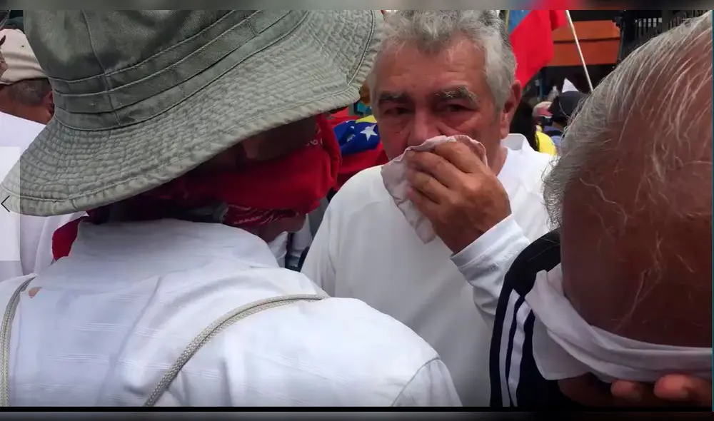 Venezuela: reprimen con gas pimienta marcha de ancianos | VIDEO Venezuela: reprimen con gas pimienta marcha de ancianos | VIDEO