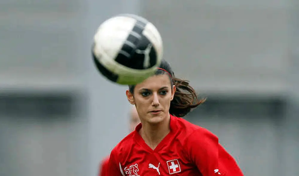 Futbolista Florijana Ismaili desapareció en el Lago de Como de Italia. Futbolista Florijana Ismaili desapareció en el Lago de Como de Italia.