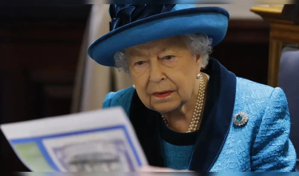 La monarca británica no se salvó de los estragos causados por el coronavirus. (Foto: AFP)