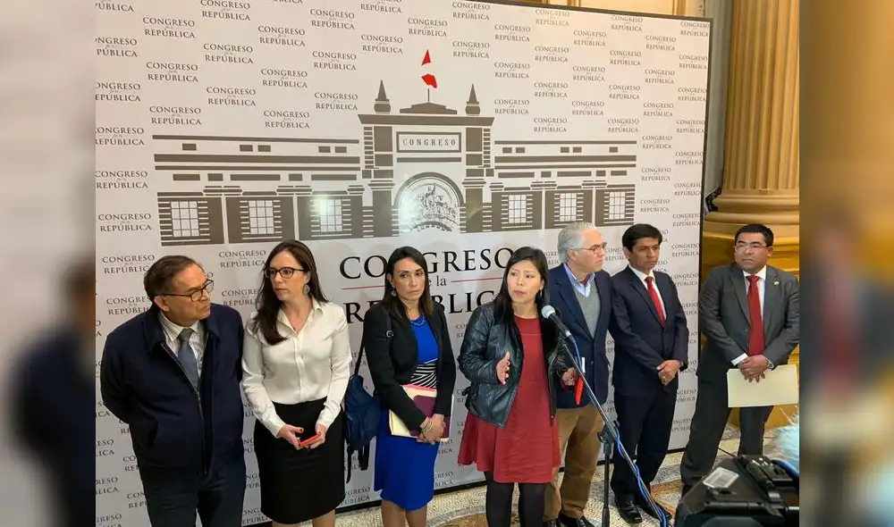 Congresistas a favor de adelanto de elecciones. Foto: Nuevo Perú