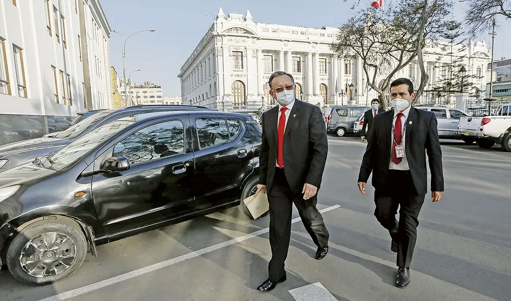Andadas. Alarcón recibió más plazo para indagar caso Swing. Foto: Antonio Melgarejo/La República