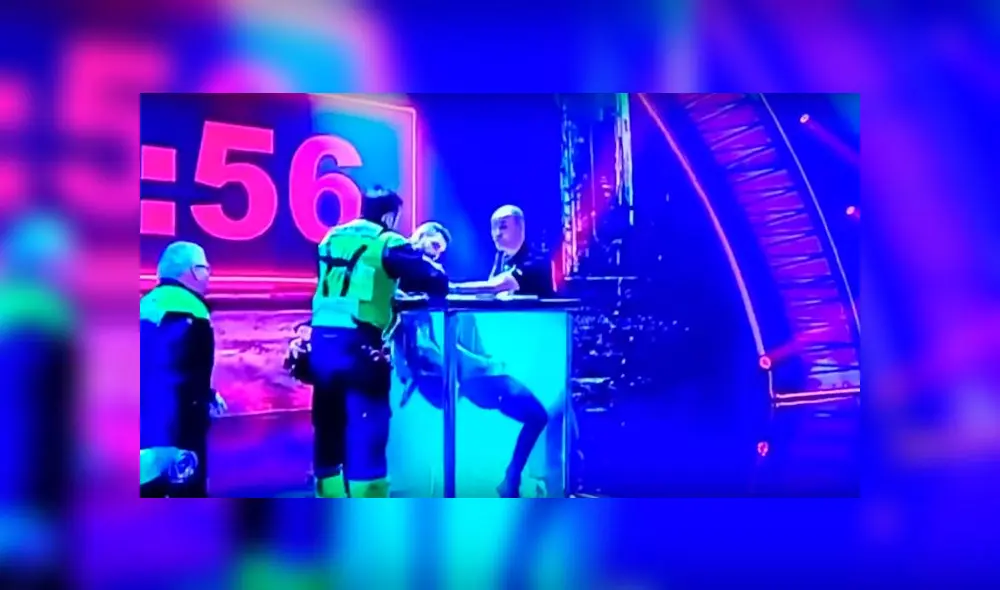 Aterrador: mago pone en riesgo su vida en programa de televisión. Foto: Captura Aterrador: mago pone en riesgo su vida en programa de televisión. Foto: Captura